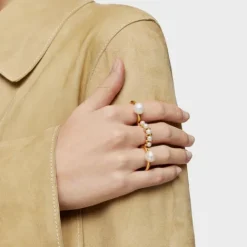Anillo mediano con baño de oro de 18 kt sobre plata y perlas cultivadas Gloss^TOUS Hot